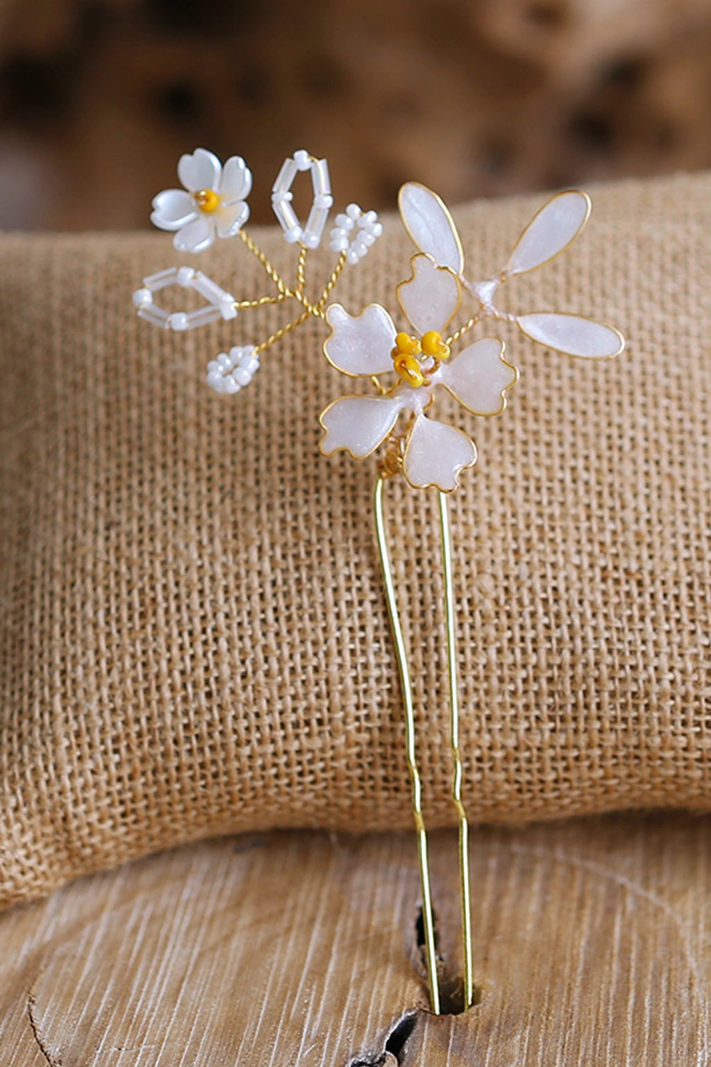 Handmade ivory resin floral bridal hair pin with white flowers, lightweight waterproof wedding hair accessory for bridal bun