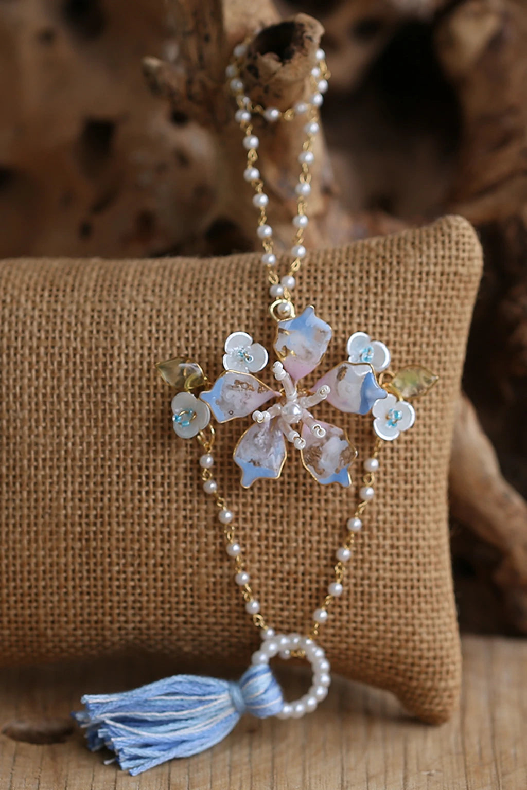 Tender Thread – Powder Blue Floral Resin Lumba