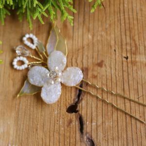 Vintage Hair Clips White Flower