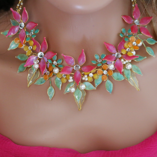 Vintage Flower Necklace Fuchsia Pink